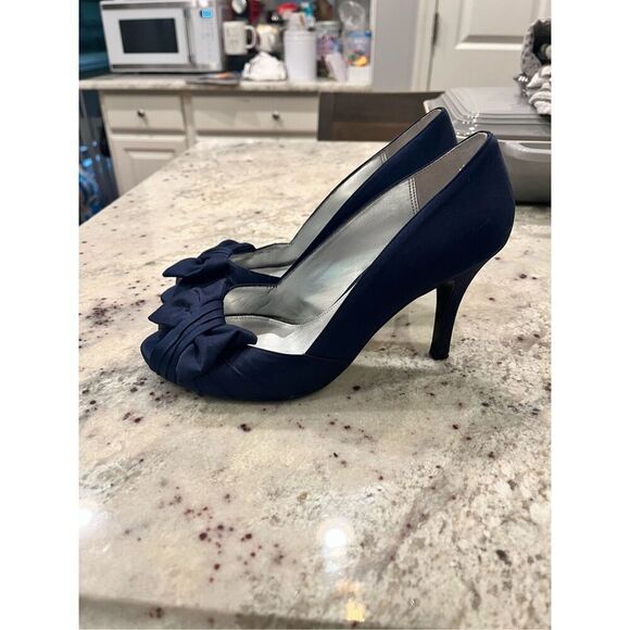 Nina Navy Satin Fabric Open Toe Formal Heels Sz 7 EUC - Picture 5 of 7